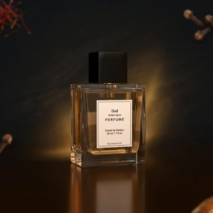 Oud amber spice perfume oil background with dark smoky oud wood, glowing amber resin and warm oriental spice atmosphere.